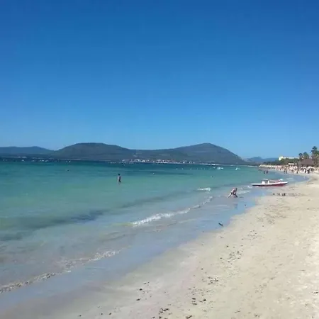 Seaside Comfort In The Heart Of Διαμέρισμα